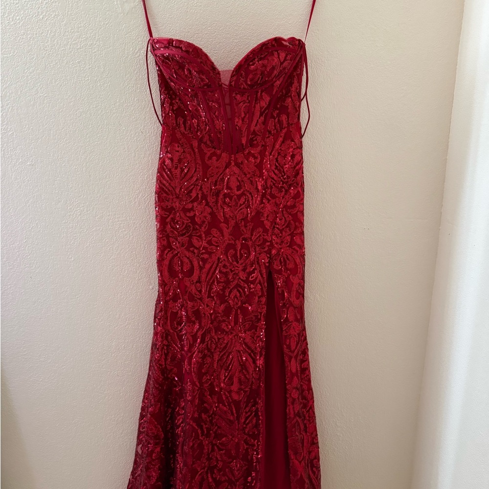 Elegant Red Lace Evening Gown